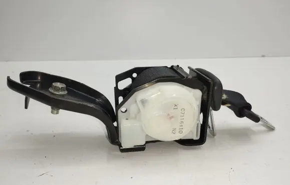 Mazda CX-7 Middle seatbelt (rear) C7116410 ADC707825 1041672