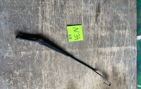 Volkswagen PASSAT B5 Front wiper blade arm 3B1955409