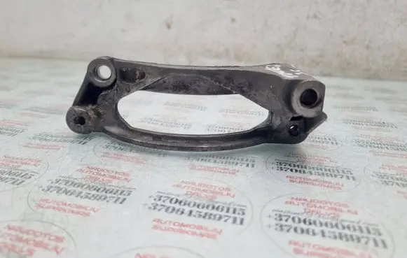 Volkswagen Touareg I A/C compressor mount bracket 070260885A