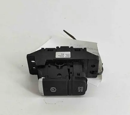 Nissan Juke II F16 Hand parking brake switch 251756PA0A