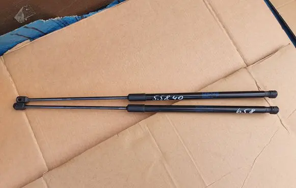 Skoda Kamiq Tailgate strut 658827550A
