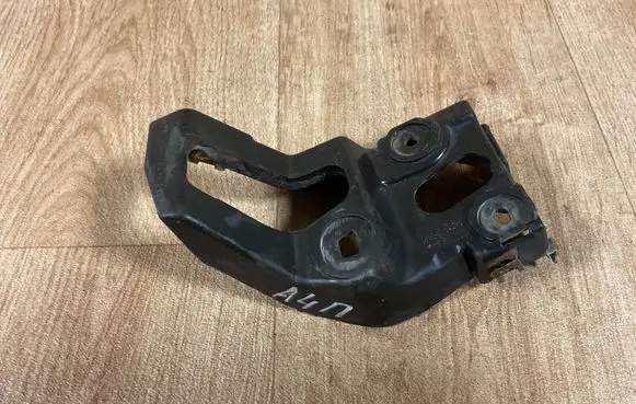 Audi A4 S4 B7 8E 8H Fender mounting bracket 8E0853922D