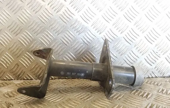 Volkswagen PASSAT B5 Front bumper shock/impact absorber 3B0807133A
