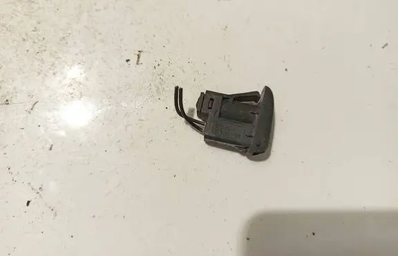 Windshield washer spray nozzle