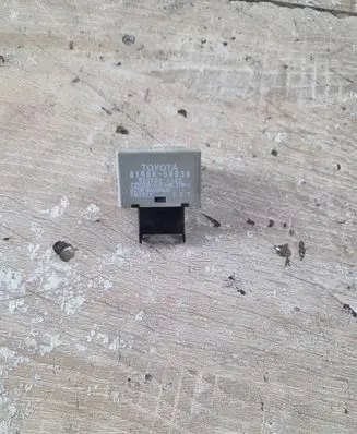 Toyota Avensis Verso Other relay 8198050030 0665004650