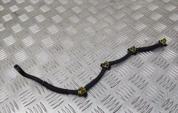 Fuel injector supply line/pipe