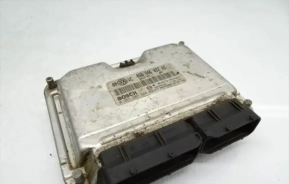 Volkswagen PASSAT B5.5 Engine control unit/module 066906032AS 0261207880