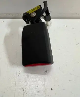 Mazda 2 Rear seatbelt buckle