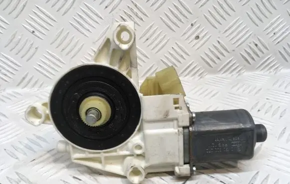 Mercedes-Benz ML W164 Front door window regulator motor A2518200842