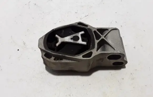 Volvo XC40 Engine mount bracket 32137250