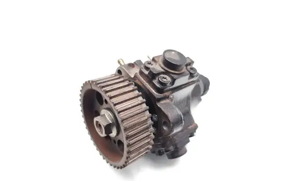 Opel Astra H Fuel injection high pressure pump 55574632 0445010248