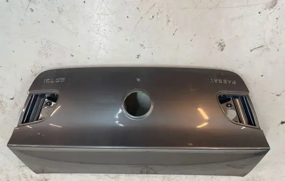 Volkswagen PASSAT B6 Tailgate/trunk/boot lid