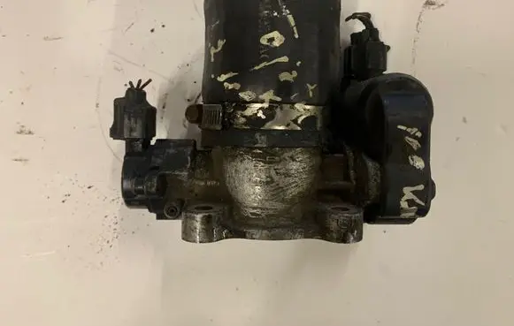 Toyota Avensis T250 Throttle valve PA612GF33