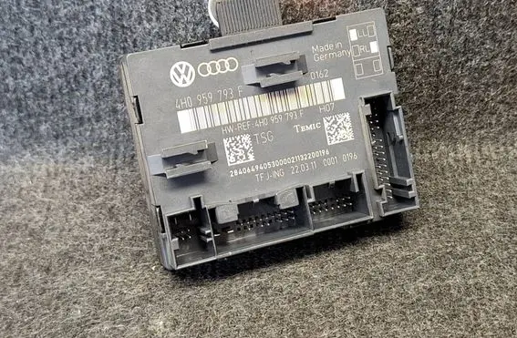 Volkswagen Touareg II Door control unit/module 4H0959793F