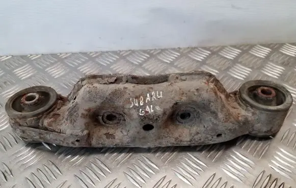 Subaru Legacy Rear differential/diff mount bracket 