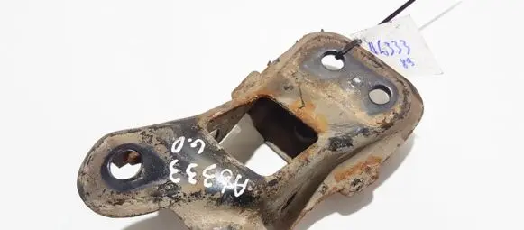 Subaru Legacy Bracket in trunk/boot 