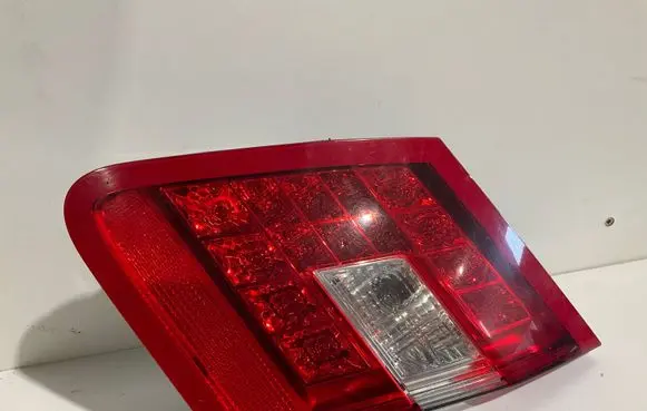 Mercedes-Benz E W212 Tailgate rear/tail lights A2129060258 483522 778002