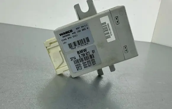 BMW 5 F10 F11 Air suspension control unit module (rear) 6799677 4461500650