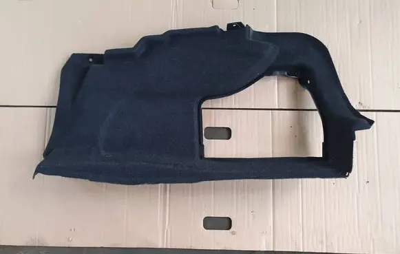 Trunk/boot lower side trim panel
