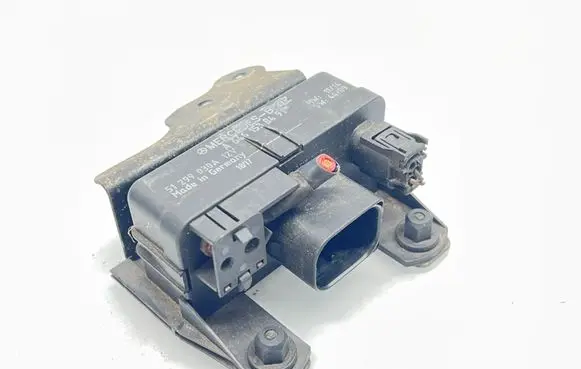 Mercedes-Benz C W203 Glow plug pre-heat relay A6461538491