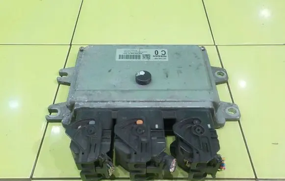 Nissan Juke I F15 Engine control unit/module MEC940040