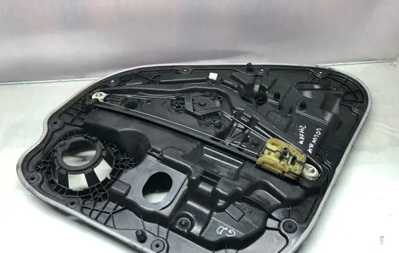 Volvo XC40 Rear door window regulator with motor 30747106