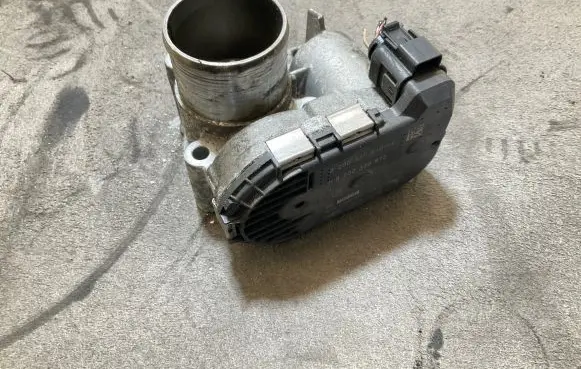 Renault Espace - Grand espace IV Throttle valve 8200330810 0281002681 8200330812