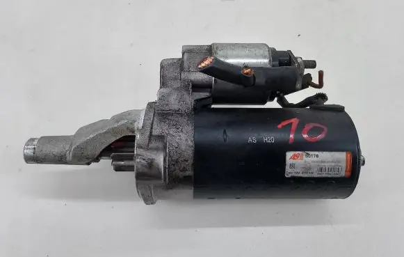 Audi A8 S8 D2 4D Starter motor S0176