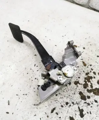 Subaru Impreza V Brake pedal