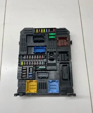 Citroen C3 Fuse module 9830790580 1581940203 28625142