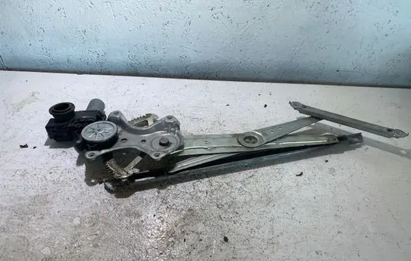 Lexus RX 450H Front door window regulator motor 8571048121 0620203971 2809