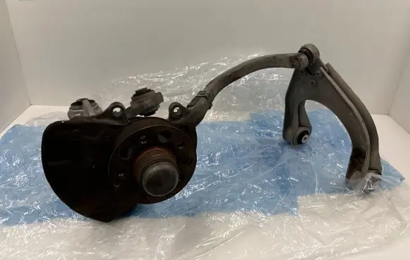 Mercedes-Benz CLS AMG C219 Front wheel hub spindle knuckle A2113304611 A2113309207 A2113306720
