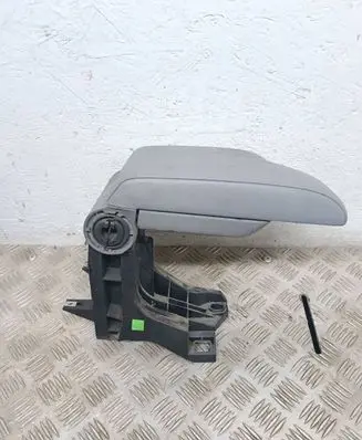 BMW 3 E46 Armrest 8213678