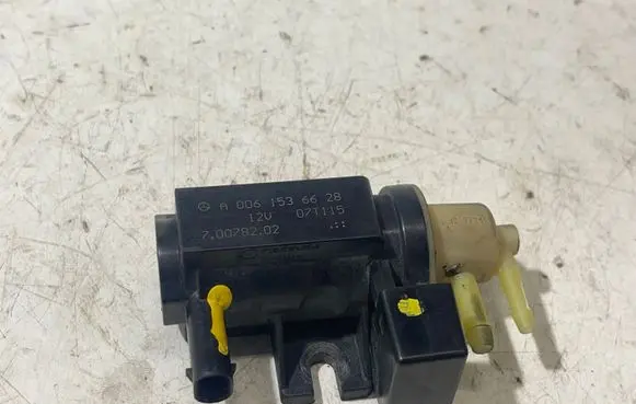Mercedes-Benz B W245 Vacuum valve A0061536628 07T115 70078202