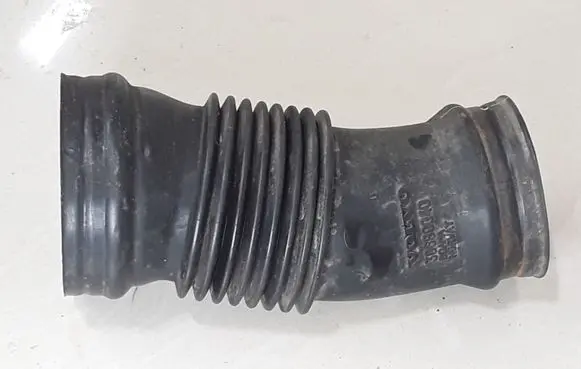 Volvo S60 Air intake hose/pipe 30680040