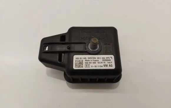 Volkswagen PASSAT B8 Alarm system siren 5Q0951605