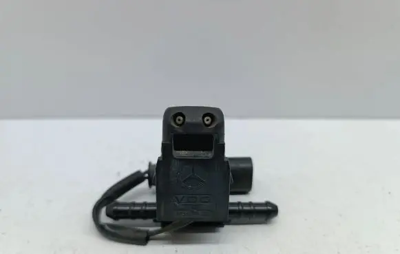 Mercedes-Benz S W220 Windshield washer spray nozzle W220M