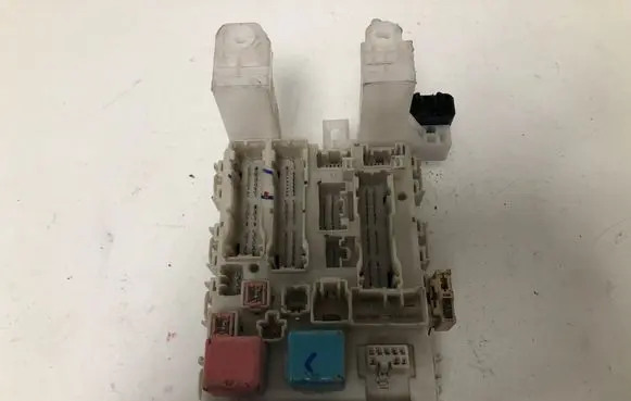 Toyota Verso Fuse box set 157410A27