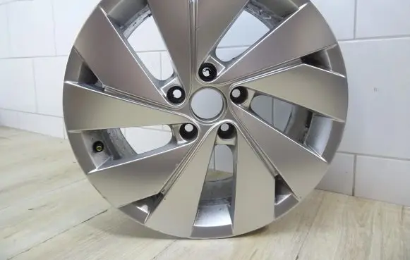 Volkswagen Golf VIII R17 alloy rim 5H0601025C