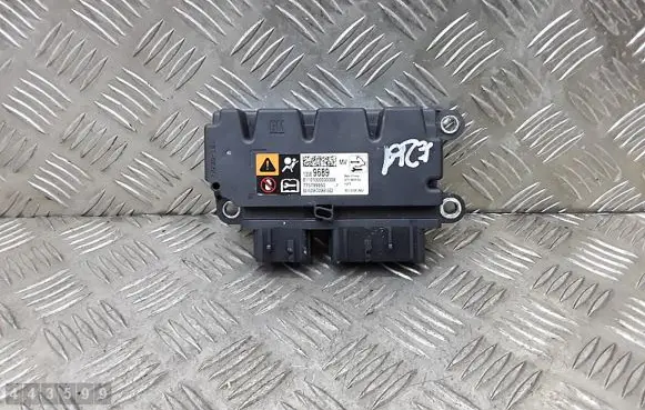 Opel Zafira B Airbag control unit/module 13589689