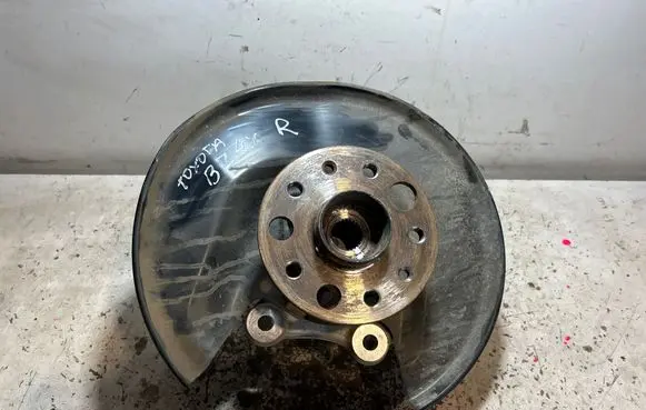Toyota bZ4X Rear wheel hub