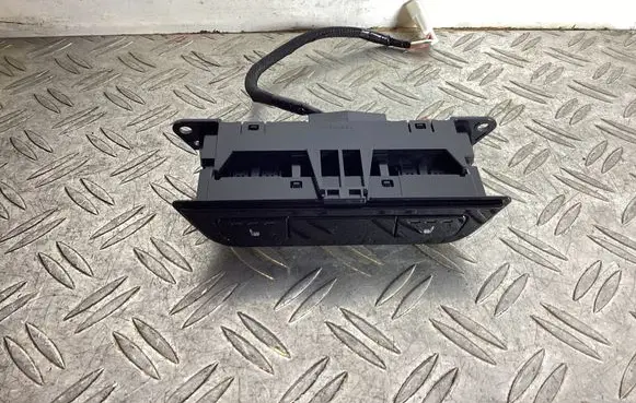 Lexus NX Seat heating switch 8475278020 75P789