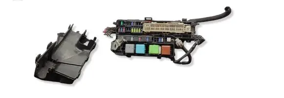 Toyota Hilux (AN10, AN20, AN30) Fuse module 