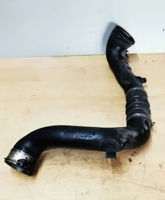 BMW 5 GT F07 Intercooler hose/pipe 7582314