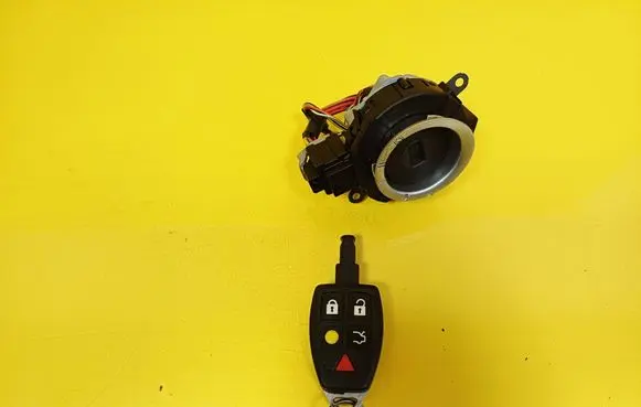 Volvo V50 Ignition lock 30737157