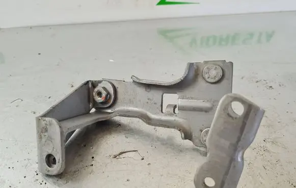 Peugeot 3008 II Other engine bay part 9807891280