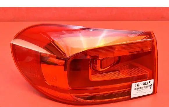 Volkswagen Tiguan Rear/tail lights 5N0945095Q