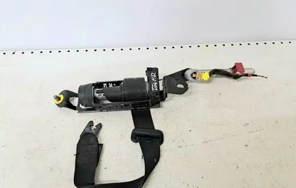 Volvo V70 Front seatbelt