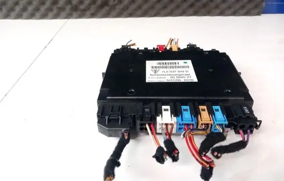 Porsche Cayenne (9PA) Comfort/convenience module 05066527 7L5937049D