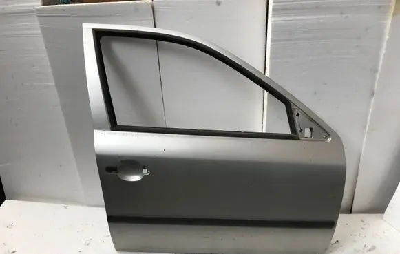 Skoda Octavia Mk1 (1U) Front door 1U4831056